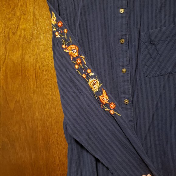 Sonoma button up with embroidered sleeves - Picture 4 of 4